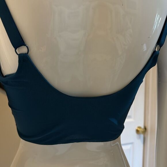VICTORIA's SECRET MEDIUM SUPPORT SPORTS BRA - Picture 6 of 11